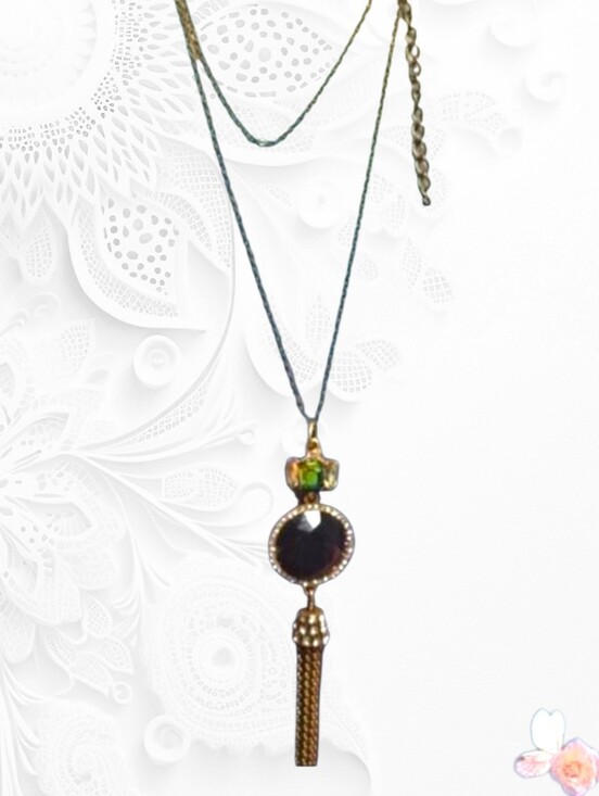 OTHER Jewelry - Vintage Inspired Black Faceted Tassel Pendant Necklace Brass Tone 93